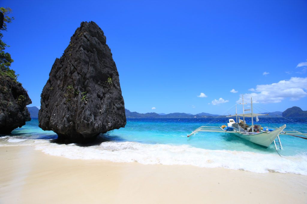 フィリピンには美しいビーチ、透明度の高い海がたくさん